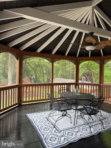 3623 COLONY RD, Fairfax, VA 22030