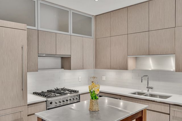 43 Westland Ave 212, Boston, MA 02115