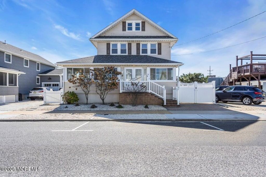 24 Reese Avenue, Lavallette, NJ 08735