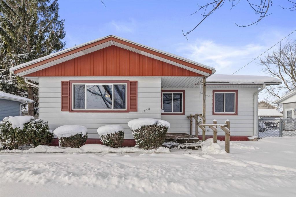 1730 New STREET, Union Grove, WI 53182