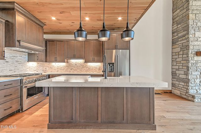 232 Farmhouse Village Trail, Butler, TN 37640