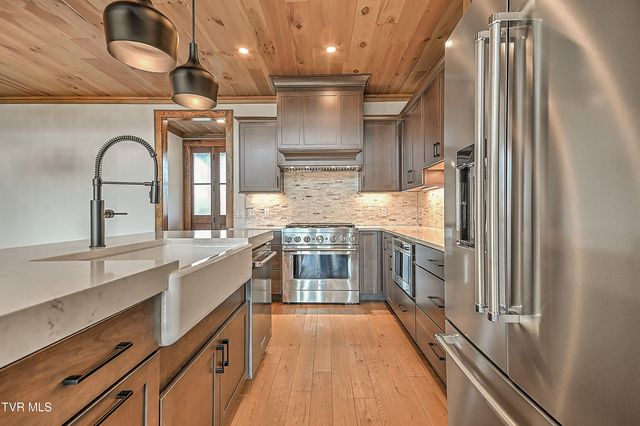 232 Farmhouse Village Trail, Butler, TN 37640