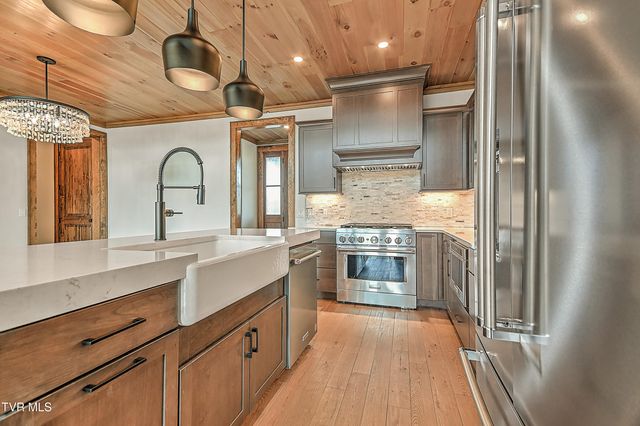 232 Farmhouse Village Trail, Butler, TN 37640