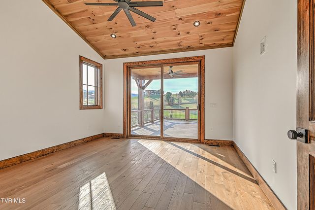 232 Farmhouse Village Trail, Butler, TN 37640