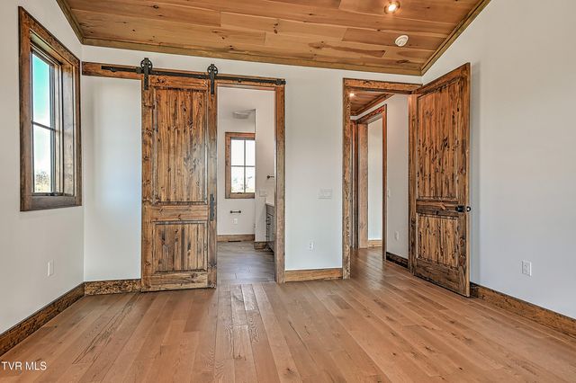 232 Farmhouse Village Trail, Butler, TN 37640