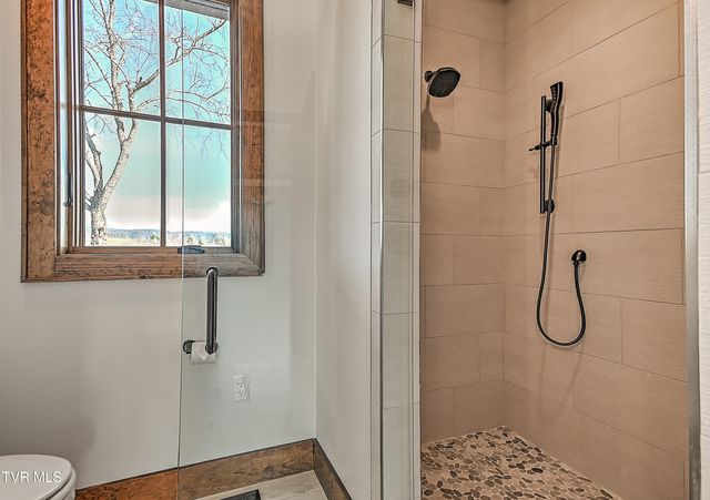 232 Farmhouse Village Trail, Butler, TN 37640