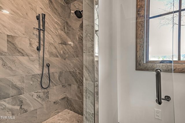 232 Farmhouse Village Trail, Butler, TN 37640