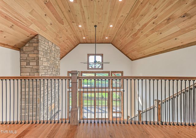 232 Farmhouse Village Trail, Butler, TN 37640