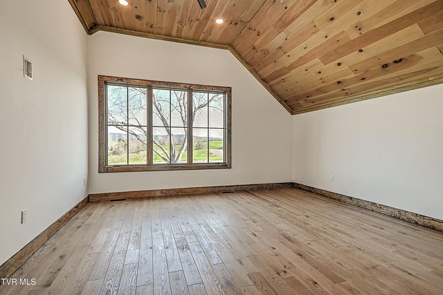 232 Farmhouse Village Trail, Butler, TN 37640