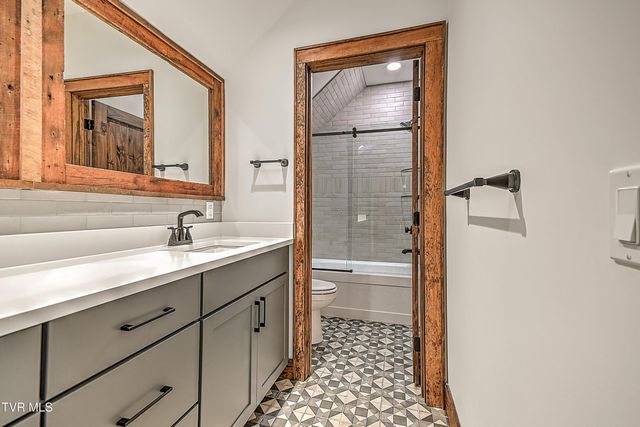 232 Farmhouse Village Trail, Butler, TN 37640