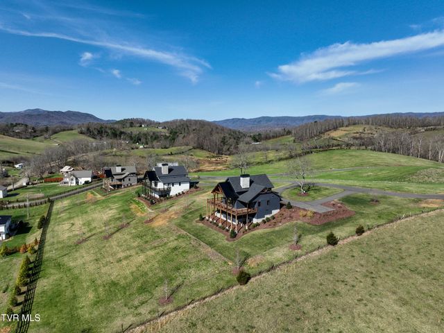 232 Farmhouse Village Trail, Butler, TN 37640