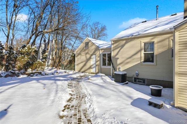 19925 Negaunee, Redford Charter Township, MI 48240