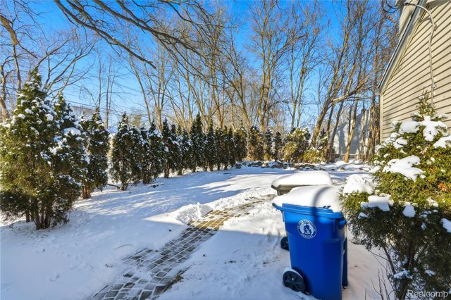 19925 Negaunee, Redford Charter Township, MI 48240