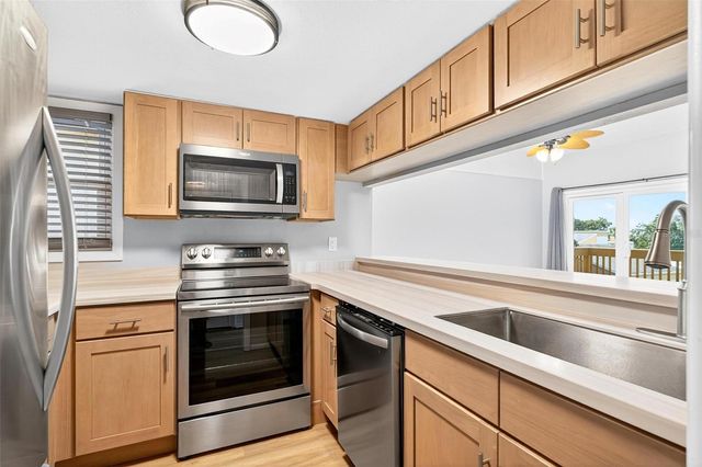 1051 S HIGHLAND STREET 5-D, Mount Dora, FL 32757