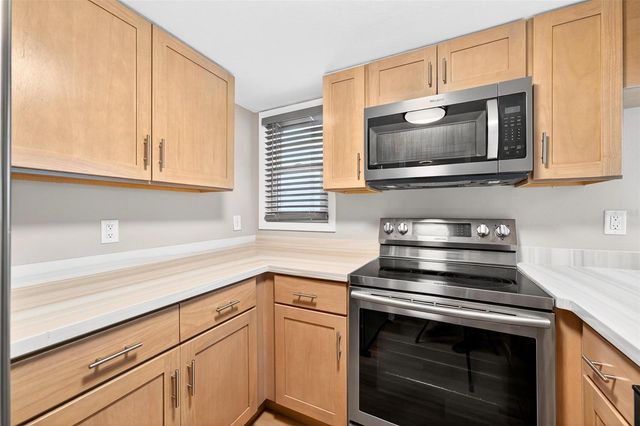 1051 S HIGHLAND STREET 5-D, Mount Dora, FL 32757