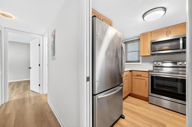 1051 S HIGHLAND STREET 5-D, Mount Dora, FL 32757