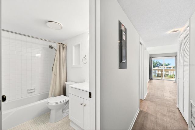 1051 S HIGHLAND STREET 5-D, Mount Dora, FL 32757