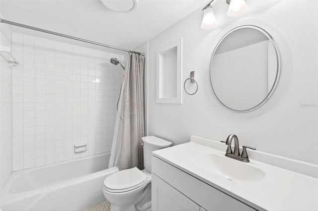 1051 S HIGHLAND STREET 5-D, Mount Dora, FL 32757