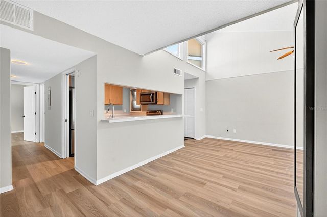 1051 S HIGHLAND STREET 5-D, Mount Dora, FL 32757