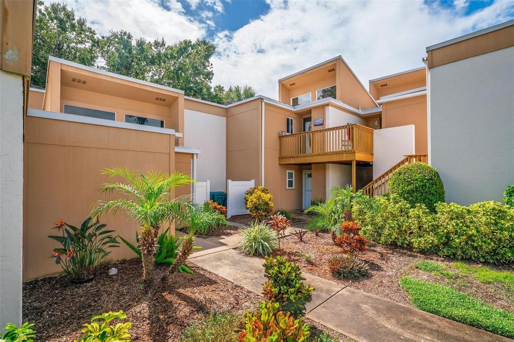 1051 S HIGHLAND STREET 5-D, Mount Dora, FL 32757