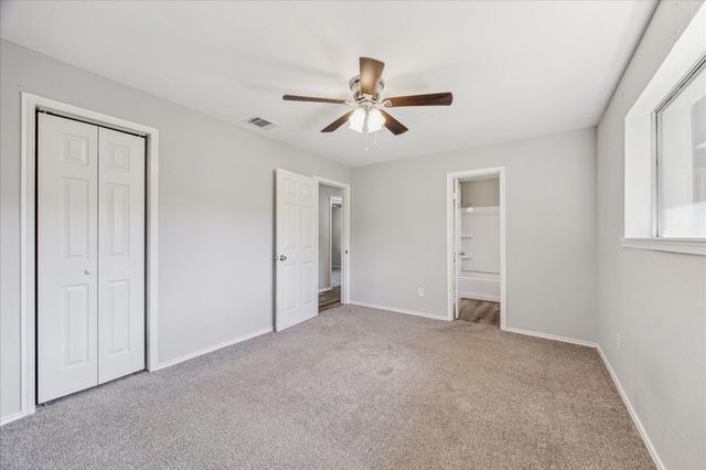 6022 Meadowbrook Drive, Hitchcock, TX 77563