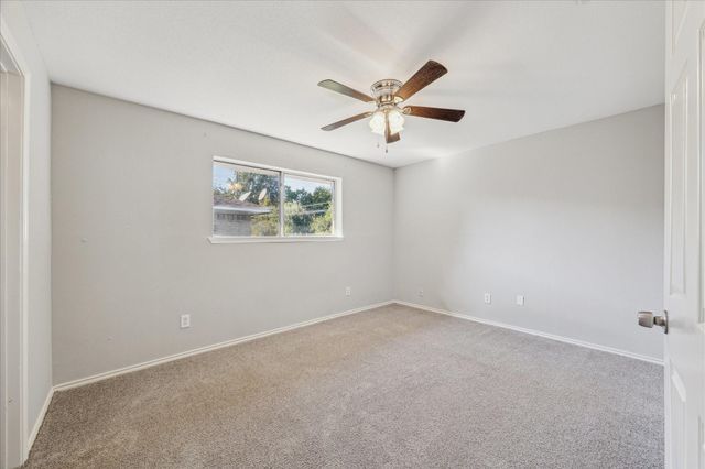 6022 Meadowbrook Drive, Hitchcock, TX 77563