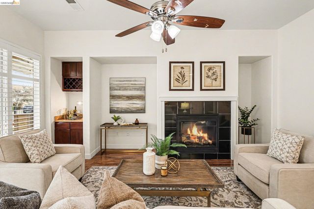 1014 Centennial Dr, Brentwood, CA 94513