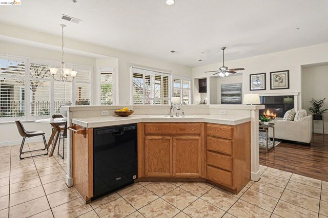 1014 Centennial Dr, Brentwood, CA 94513