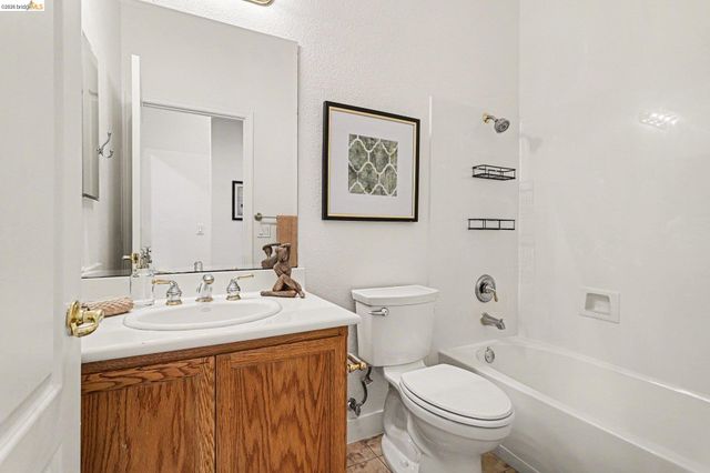 1014 Centennial Dr, Brentwood, CA 94513