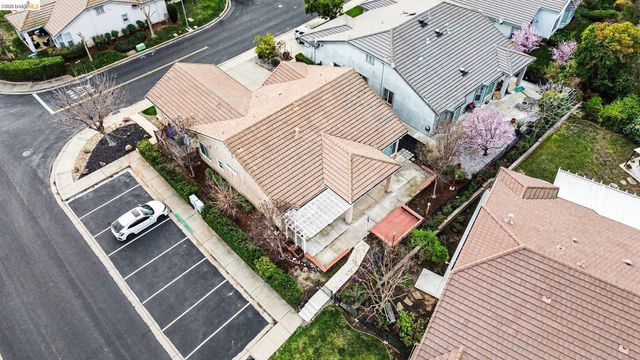 1014 Centennial Dr, Brentwood, CA 94513