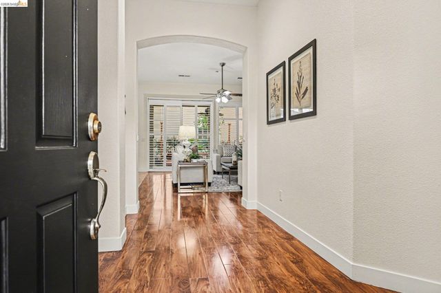 1014 Centennial Dr, Brentwood, CA 94513