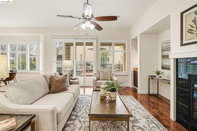 1014 Centennial Dr, Brentwood, CA 94513