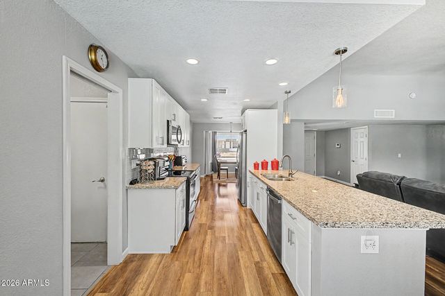 221 E HELENA Drive, Phoenix, AZ 85022