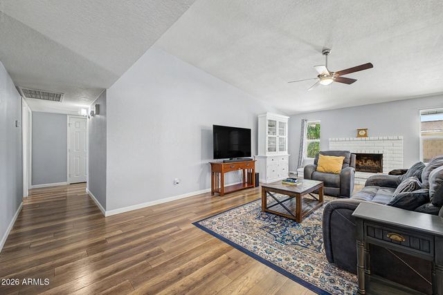 221 E HELENA Drive, Phoenix, AZ 85022