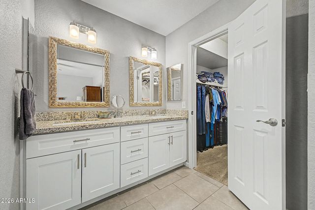 221 E HELENA Drive, Phoenix, AZ 85022