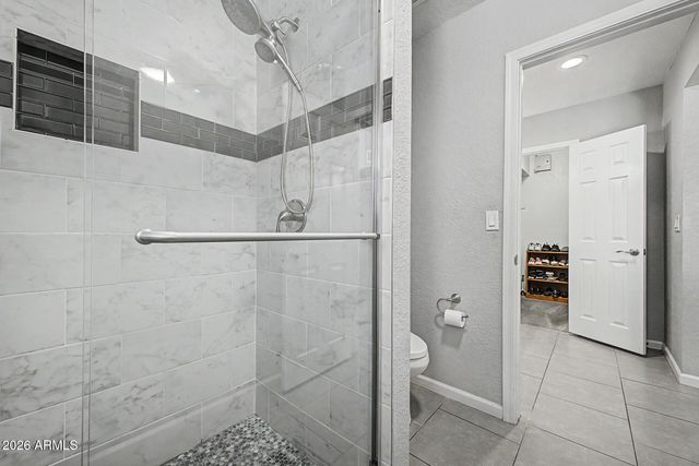 221 E HELENA Drive, Phoenix, AZ 85022