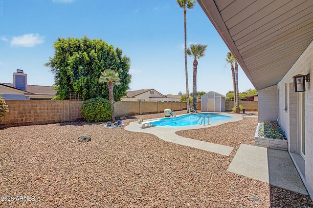 221 E HELENA Drive, Phoenix, AZ 85022