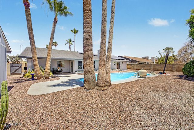 221 E HELENA Drive, Phoenix, AZ 85022