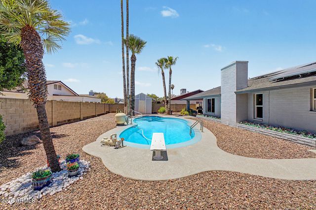 221 E HELENA Drive, Phoenix, AZ 85022
