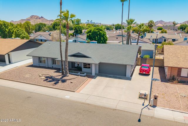 221 E HELENA Drive, Phoenix, AZ 85022