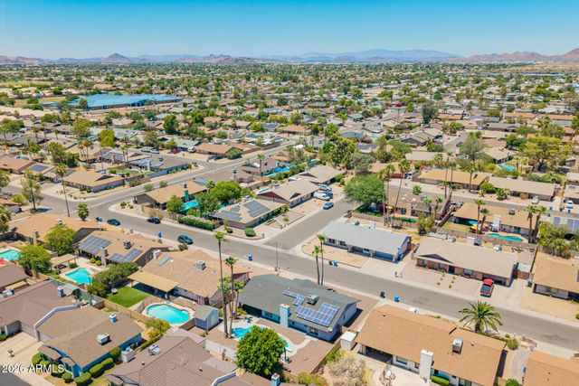 221 E HELENA Drive, Phoenix, AZ 85022