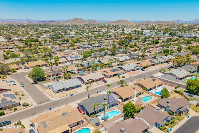 221 E HELENA Drive, Phoenix, AZ 85022