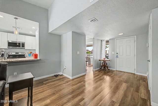 221 E HELENA Drive, Phoenix, AZ 85022