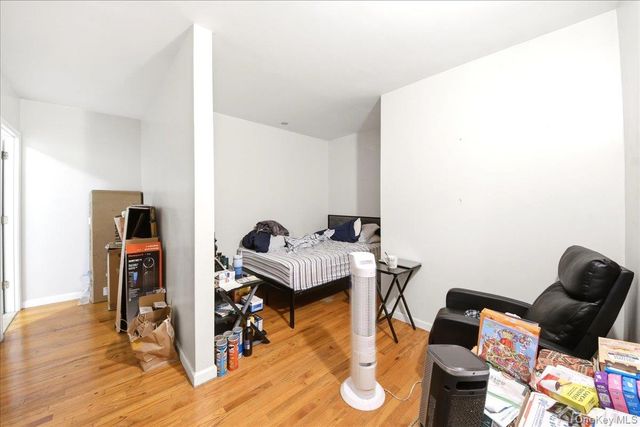 918 Summit Avenue, Bronx, NY 10452