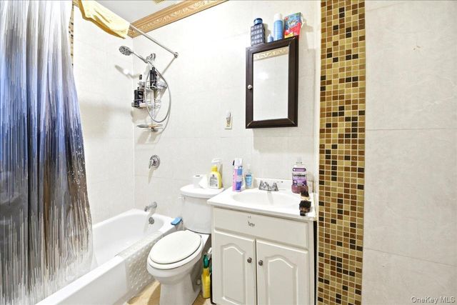 918 Summit Avenue, Bronx, NY 10452