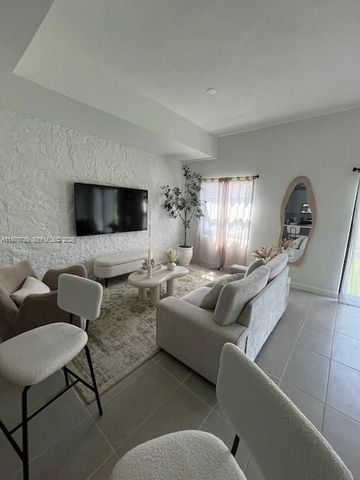 2526 Pierce Street 12, Hollywood, FL 33020