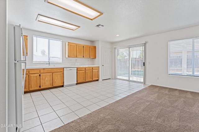 44123 W 61st West Street, Lancaster, CA 93536