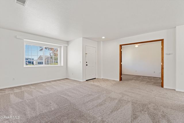 44123 W 61st West Street, Lancaster, CA 93536