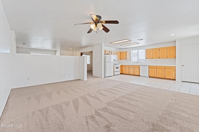 44123 W 61st West Street, Lancaster, CA 93536