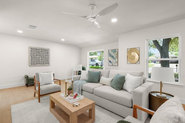 7010 Miranda DR, Austin, TX 78752